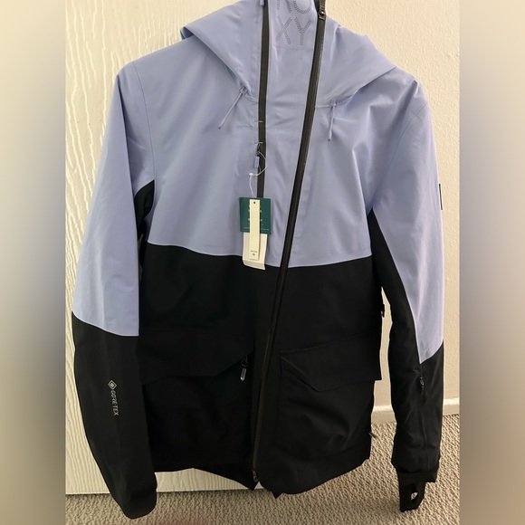 GORE-TEX® Stretch Pure Lines Insulated Snow Jacket - Picture 5 of 5